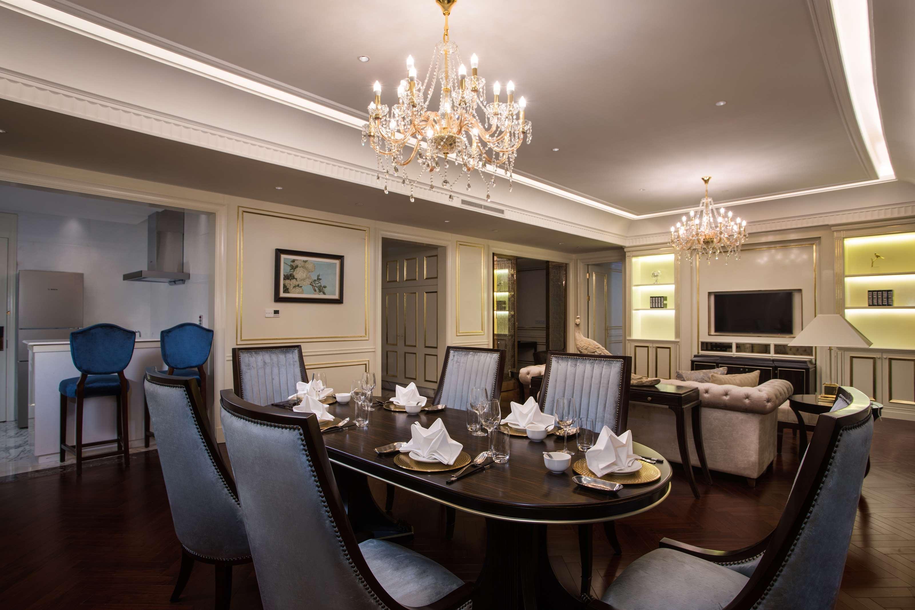 Radisson Blu Forest Manor Hongqiao - Near Necc Hotel