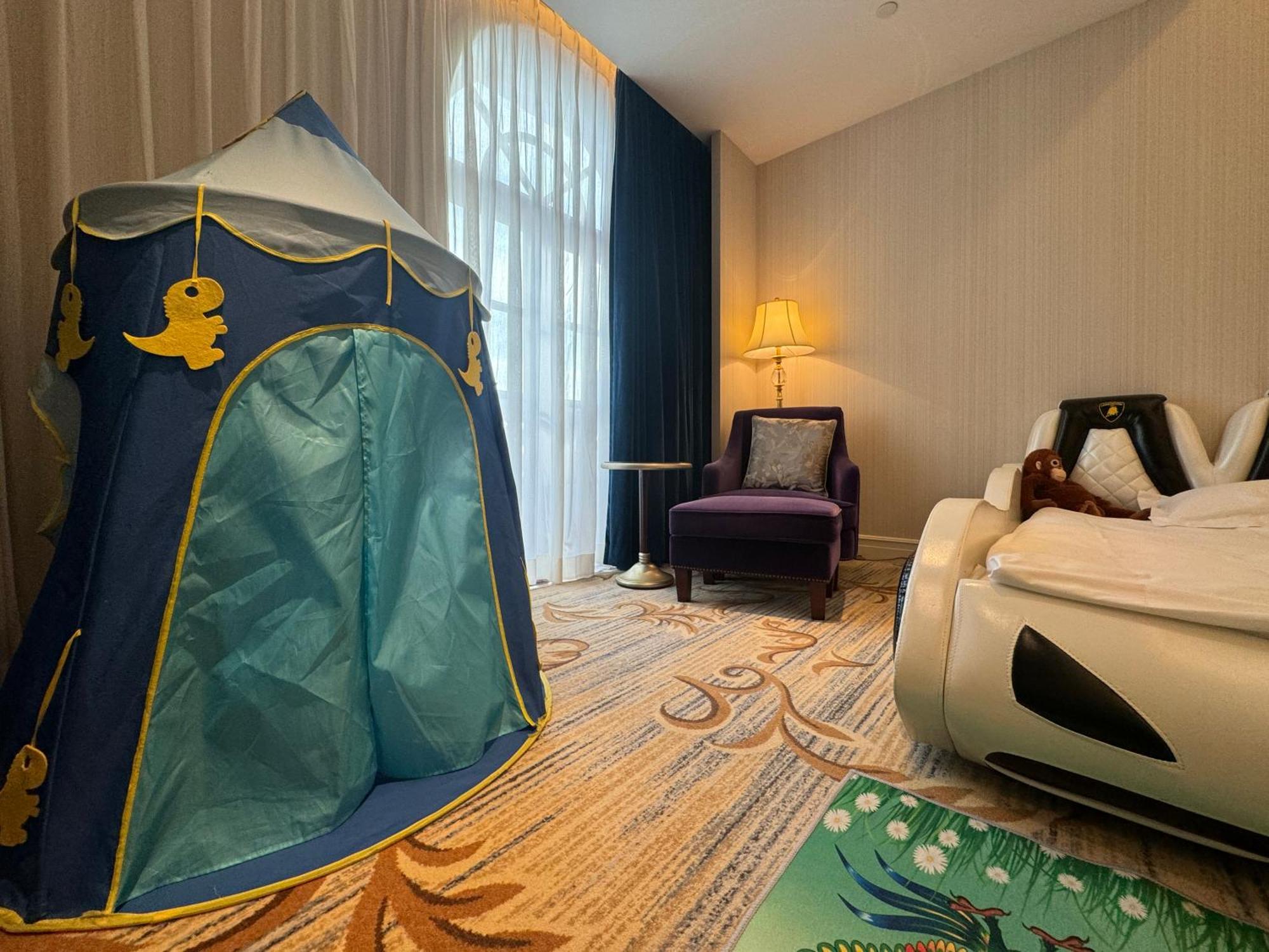 Hotel Radisson Blu Forest Manor Hongqiao - Near Necc
